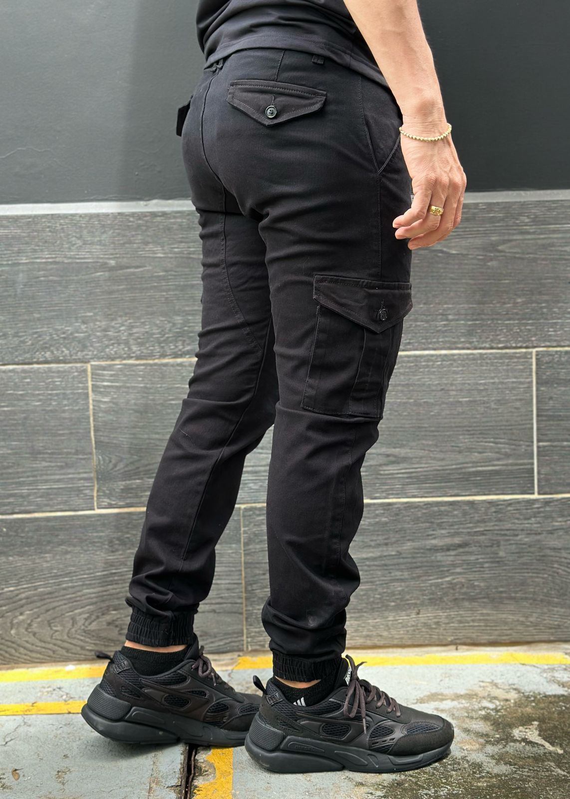 JOGGER CABALLERO NEGRO REF: 7197014